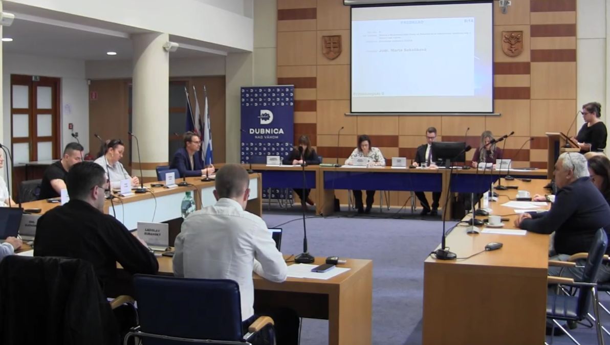 Dubnica schválila zmeny v rozpočte: miliónové investície do športu aj bývania