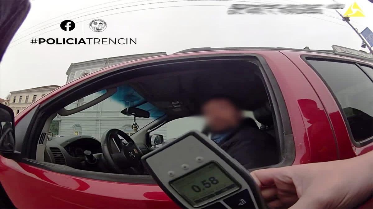 V Trenčíne dojazdil navždy. Opitý vodič prišiel nielen o vodičák, ale aj o auto