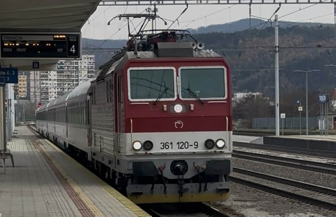 Tragická udalosť pri Novom Meste nad Váhom: Doprava je prerušená