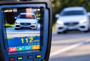 V obci Kľačno namerali vodičovi 112 km/h. Dostal pokutu 500 eur