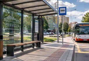 Prievidza chce zmodernizovať 11 zastávok za takmer milión eur. Pozrite si, ktorých sa projekt týka