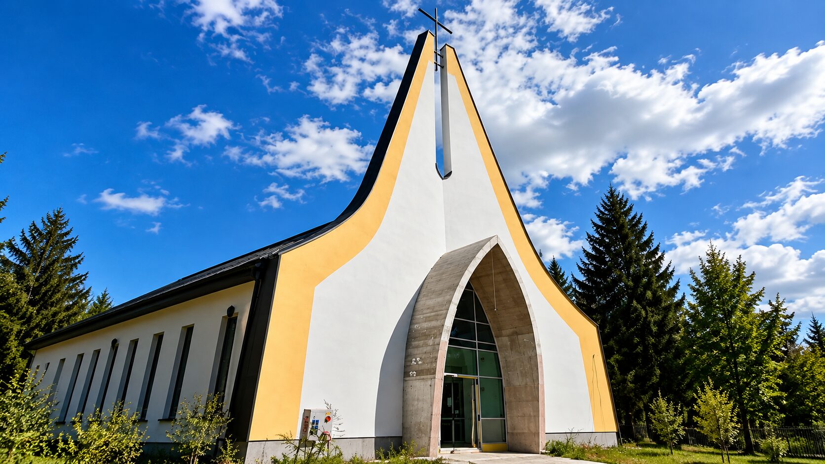 Považská Bystrica má nový kostol. Veriaci naň čakali viac ako tri desaťročia