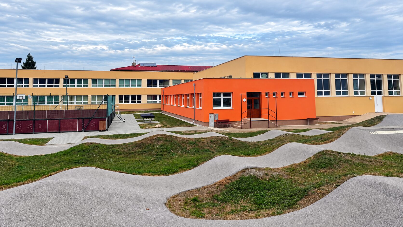 Drietoma predstaví obnovenú školu a nové športoviská. Areál otvorí verejnosti