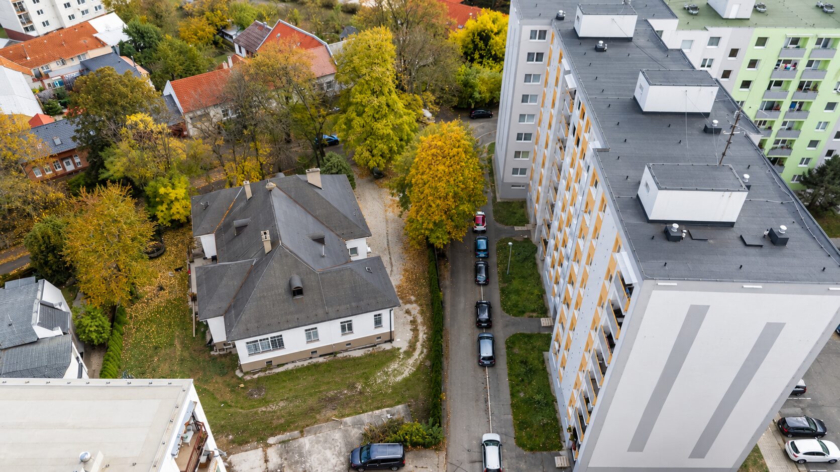 Sládkovičovu ulicu v Novom Meste nad Váhom čaká rekonštrukcia aj úplná uzávera